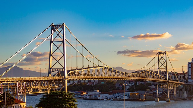 Florianópolis recebe o Startup Summit 2025 com 12 mil participantes. WebReceita, destaque no agro, integra as Top 1000 startups do Brasil.